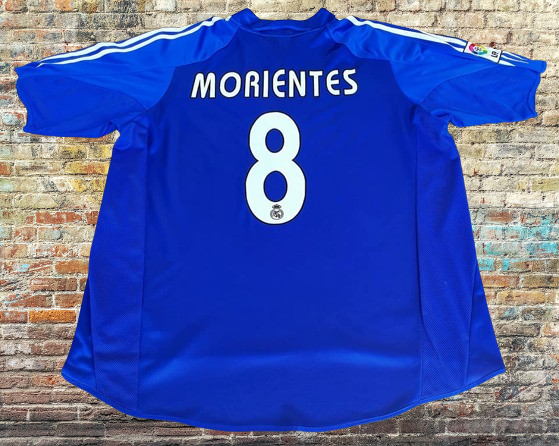 DORSAL ANTIGUO DE FUTBOL DEL REAL MADRID DEL 2003 2005 NUMERO 2 DORSAL ANTIGUO DE FUTBOL DEL REAL MADRID DEL 2003 2005 NUMERO 2