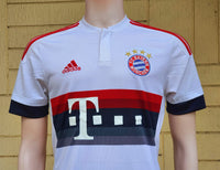 GERMAN BUNDESLIGA BAYERN MUNICH 2015-2016 BUNDESLIGA & DFB POKAL CHAMPION ADIDAS AWAY JERSEY SMALL